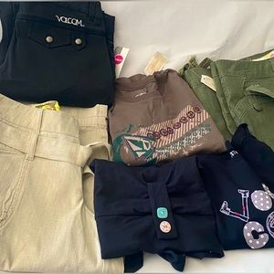 Volcom bundle B size medium tees and size 7 bottoms